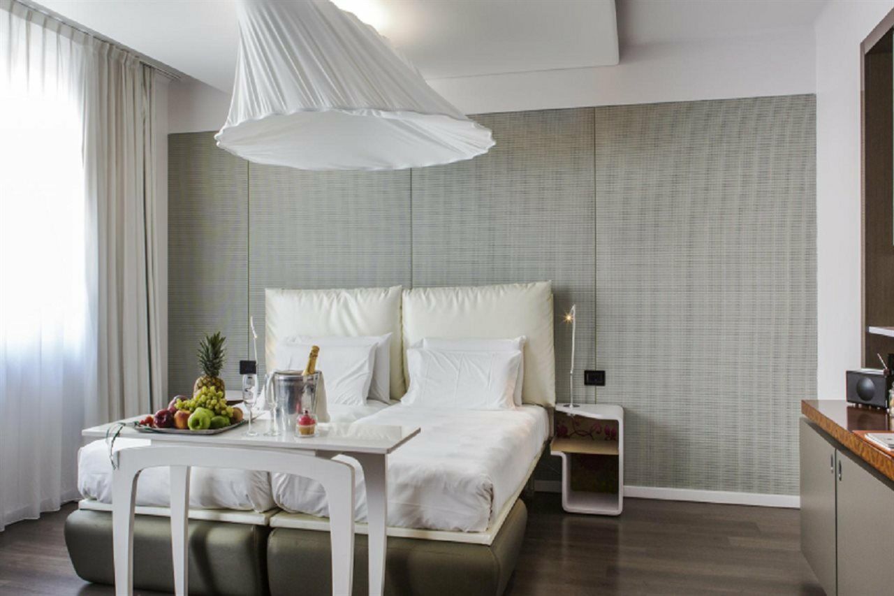 Palazzo Matteotti, The Dedica Anthology, Autograph Collection Hotel Milan Exterior photo A room at the hotel