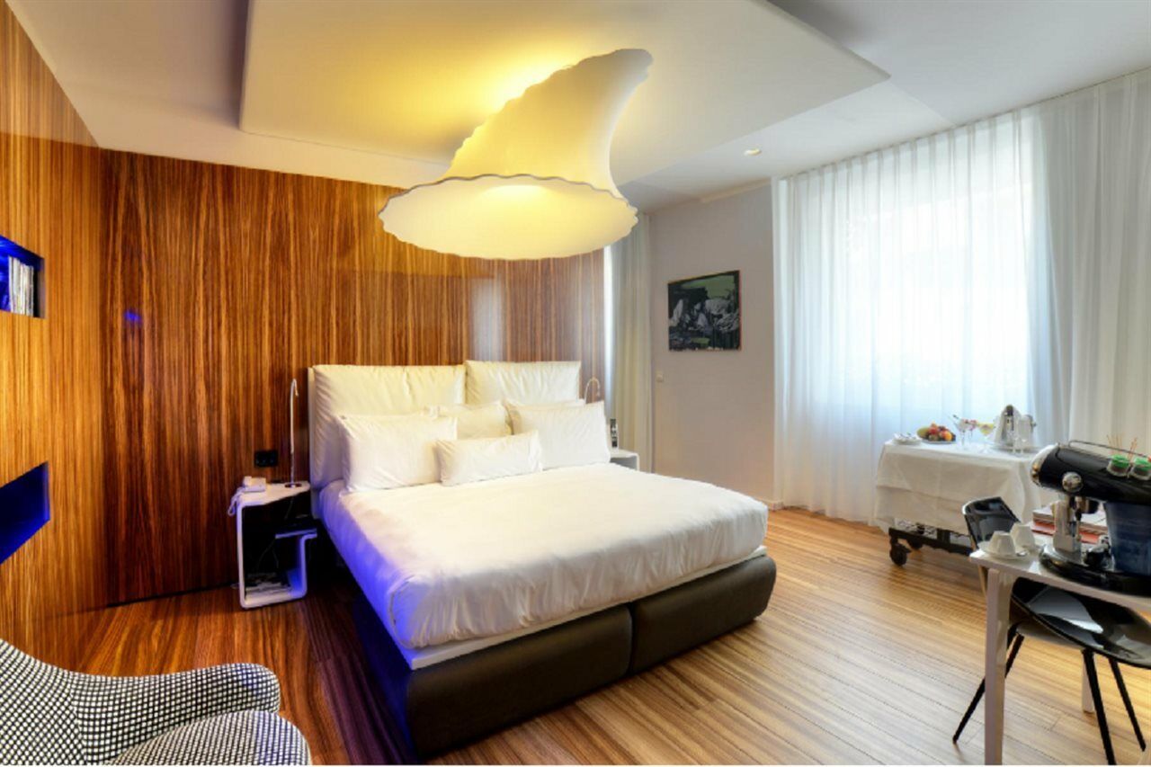 Palazzo Matteotti, The Dedica Anthology, Autograph Collection Hotel Milan Exterior photo A room at the hotel